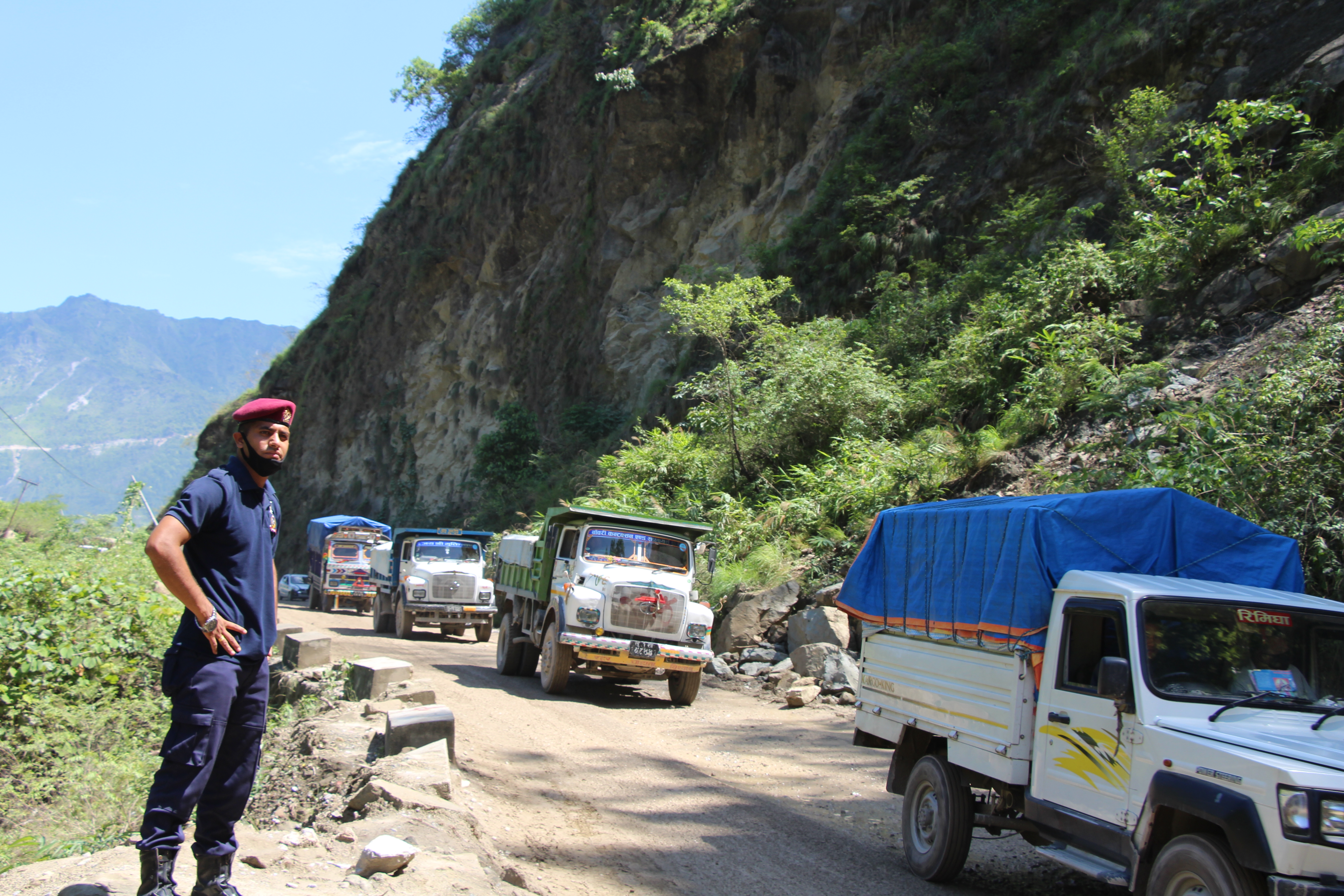 सिद्धबाबा सडक दुईतर्फी सुचारु