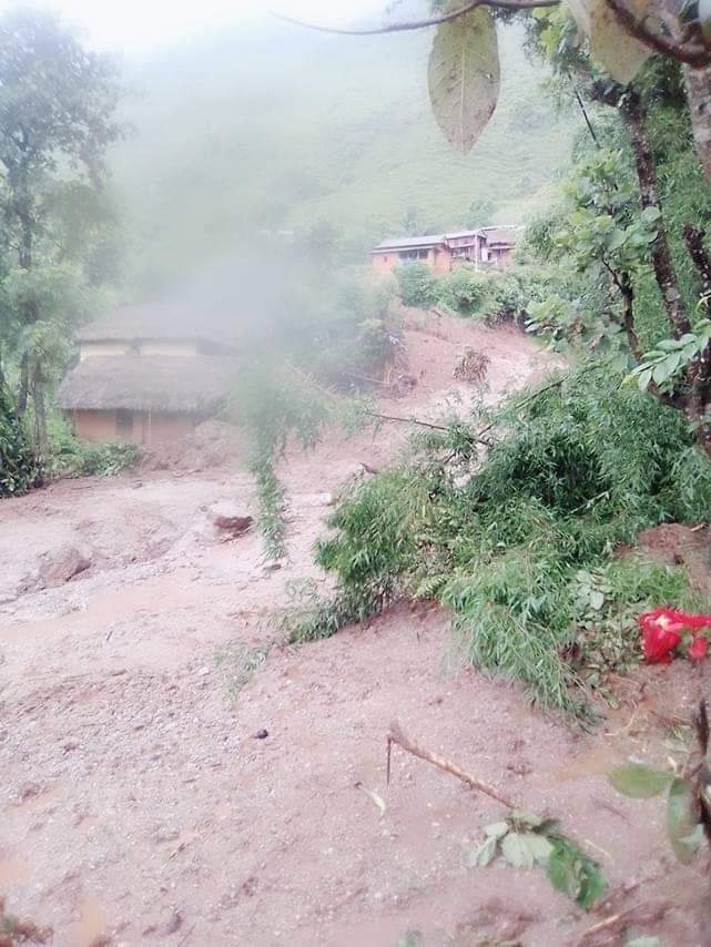 गुल्मीमा पहिरोमा पुरिएर ११ जनाको मृत्यु ४ बेपता २ घाइते [अपडेट ]