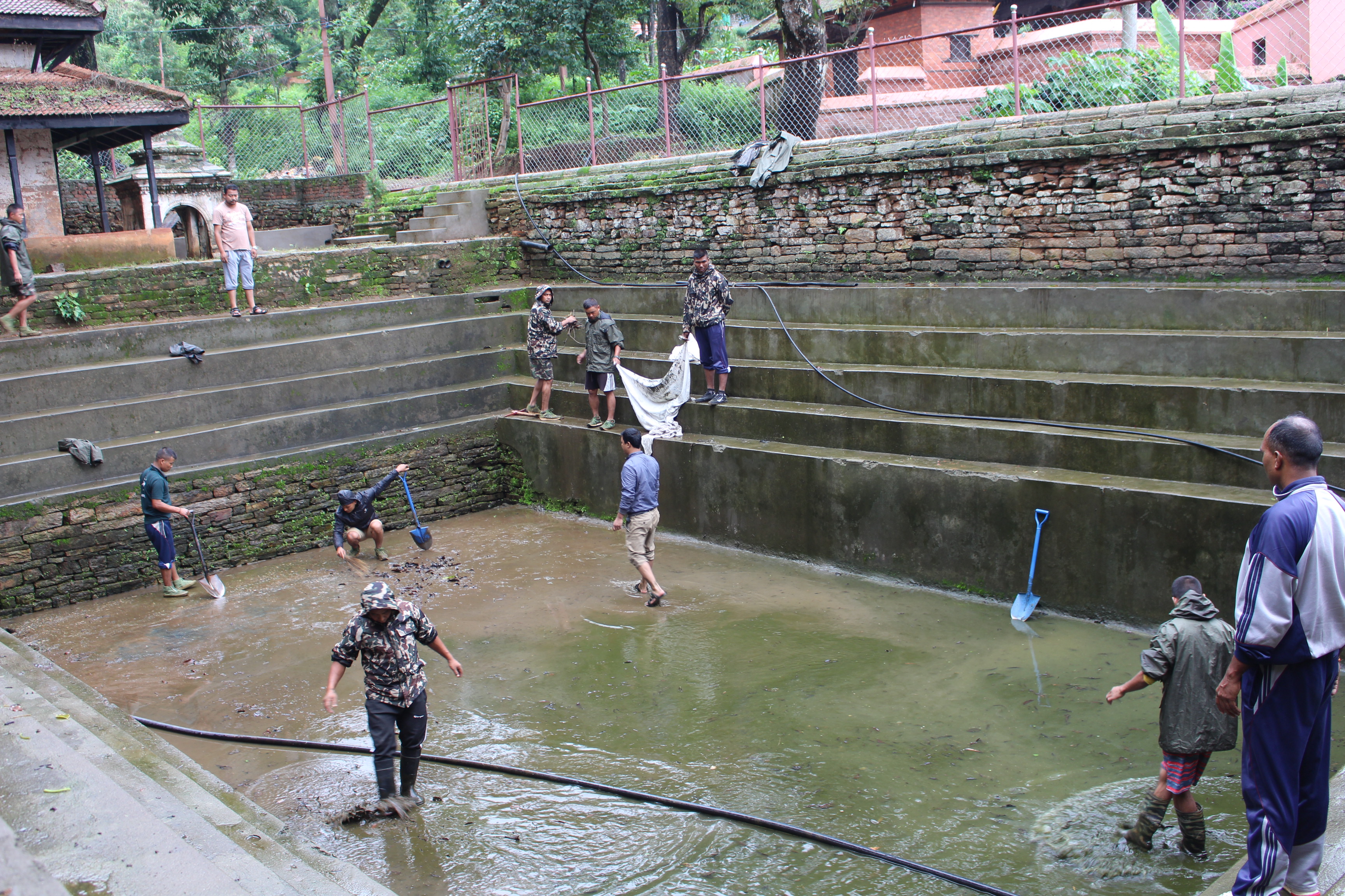 सेनाद्धारा नारायण पोखरी सरसफाई