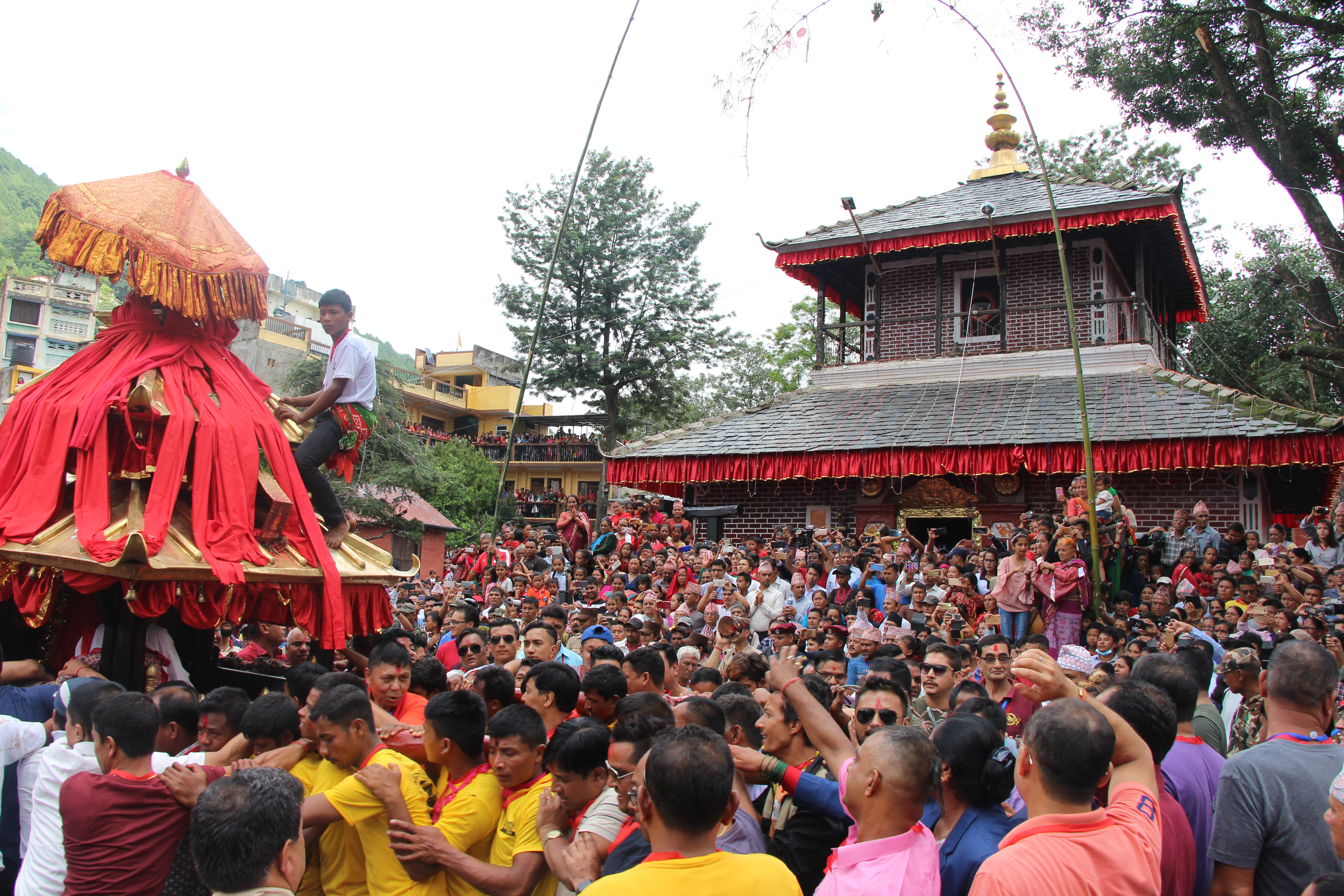 पाल्पा भगवतीको ऐतिहासिक रथयात्रा [फोटो फिचर ]