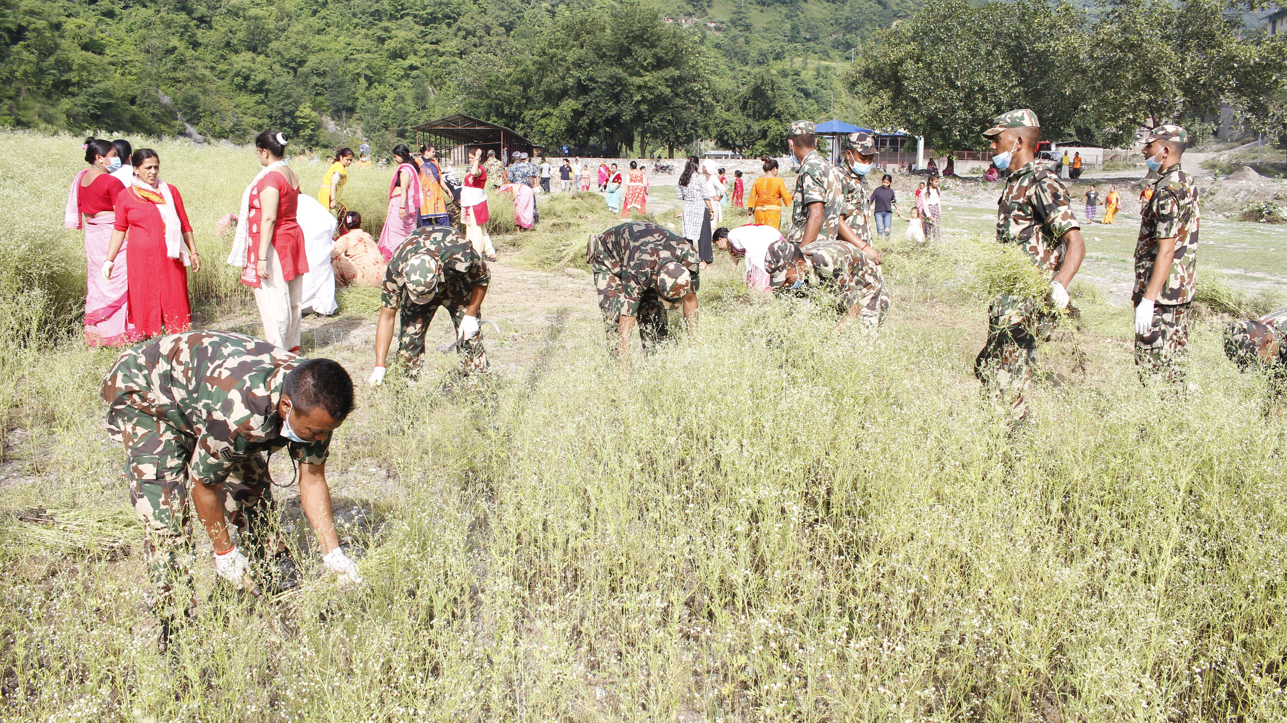 सेनाको पहलमा रुरु क्षेत्रमा सरसफाई
