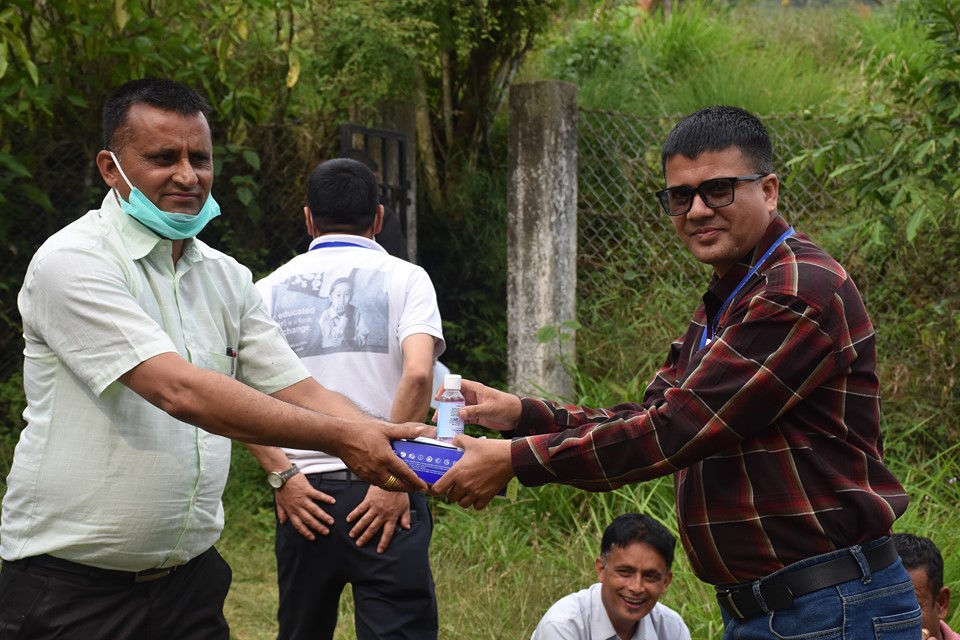 पाल्पाका क्रियाशिल पत्रकारलाई स्वास्थ्य सुरक्षा सामाग्री