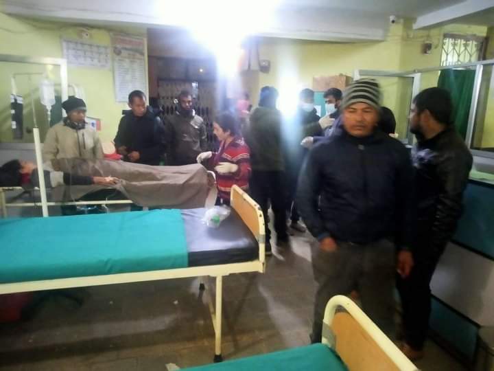 रामपुरमा मदिरा सेवन गरी चलाएको भ्यान दुर्घटना, ९ जना घाईते