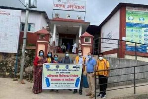 लायन्स क्लबहरुले गरे अक्सिजन सिलिण्डर सहयोग