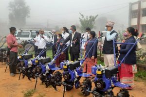 अनुदानमा कृषि सम्बन्धी औजार तथा उपकरण वितरण