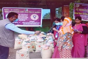 पाल्पामा बुहारीले सहयोग विपन्न दलित परिवारलाई खाद्य सामाग्री