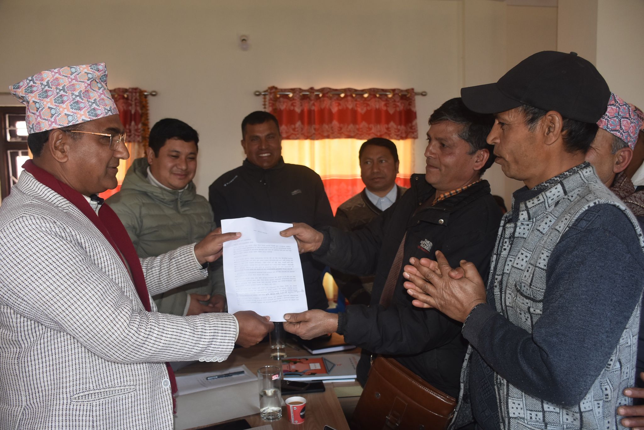 बन्यजन्तु नियन्त्रणकाे माग गर्दै रैनादेवी छहरा सरकारलाई एमालेको ध्यानाकर्षण पत्र