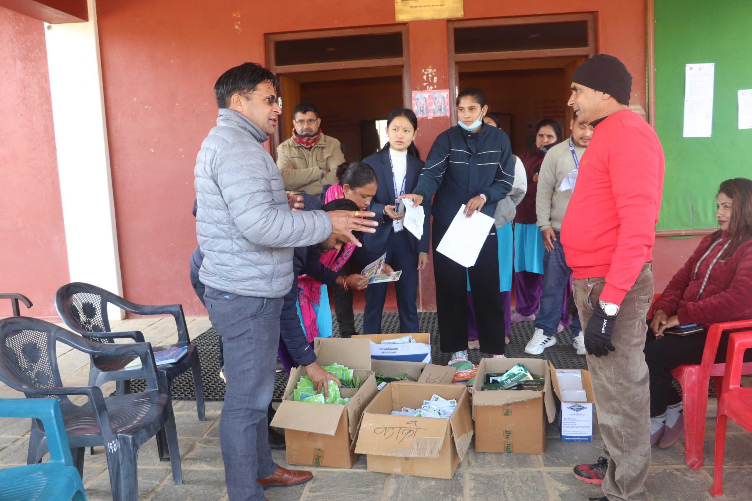 रामपुरलाई तरकारीमा आत्मर्निभर बनाउन करिब सात लाखको बीउ वितरण