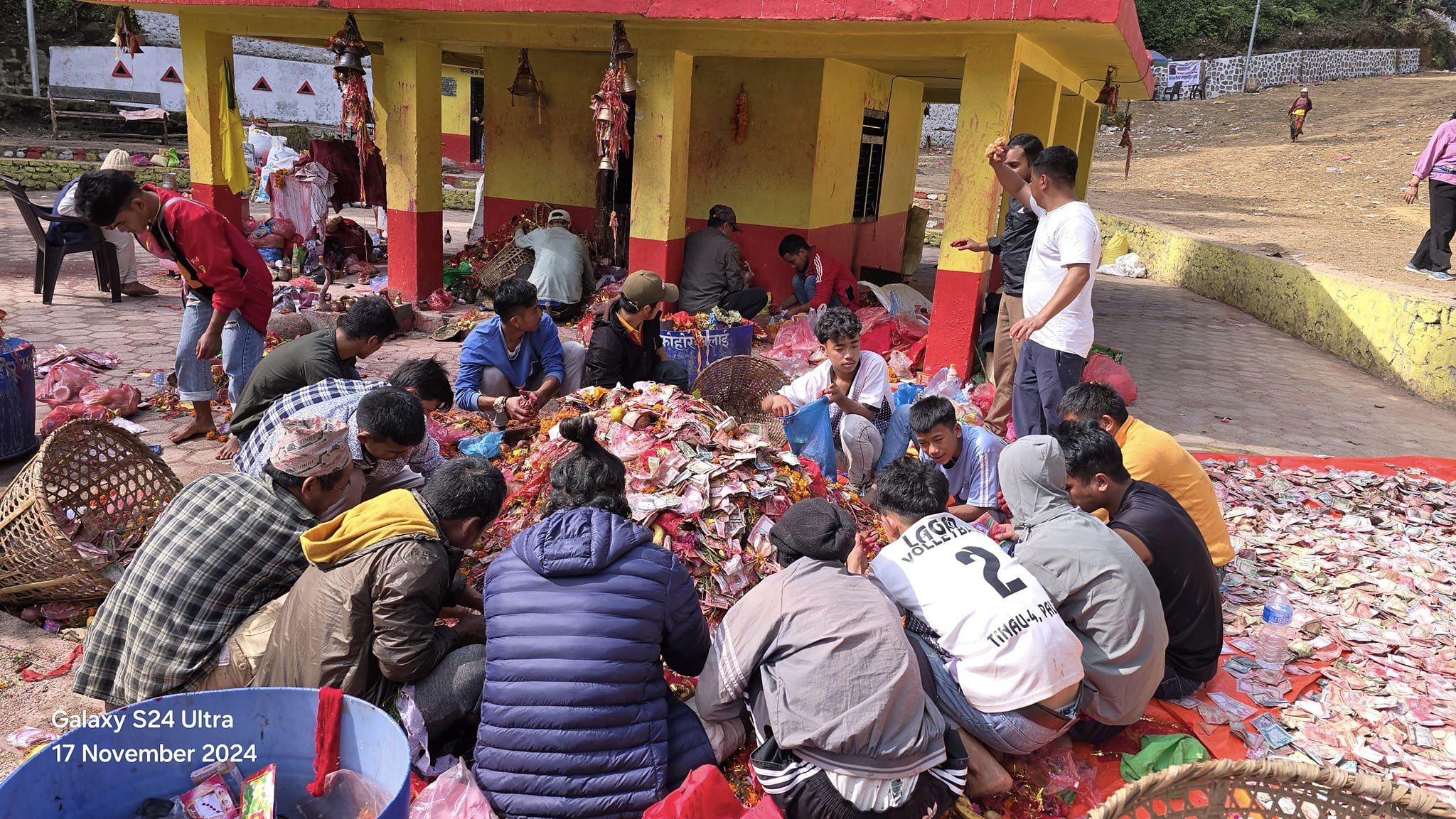 सत्यवती मन्दिरमा चडाएको भेटी: एकै दिनमा २६ लाख आम्दानी