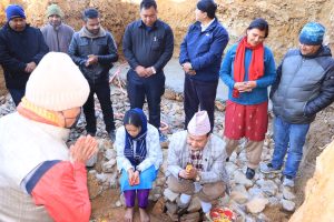 कुसुमखोलामा वडा भवन निर्माणको थालनी