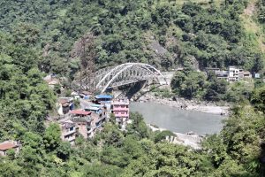 कालीगण्डकीमा पौडी खेल्दा डुबेका न्यौपानेको उद्दार, बेपत्ता शाहीको खाजीकार्य जारी