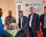 शाइन रेसुङ्गा बैंकले दियो विपन्न परिवारलाई खाद्यान्न